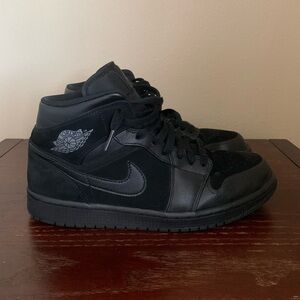 Nike Air Jordan 1 Retro Mid Top Black Suede Men Shoe Size 9.5. Good Condition.